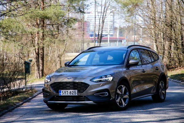 Ford Focus Active – Mökkiläisen unelmafarkku