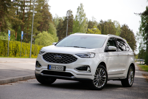Ford Edge Vignale – Iso ja öky