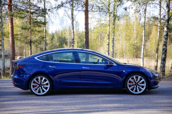 Tesla Model 3 – Hypen arvoinen? Tesla Model 3 – Hypen arvoinen?