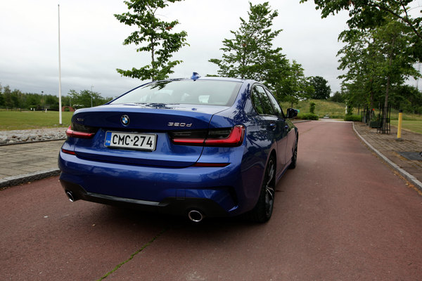 BMW 320d A xDrive - klassikon uusi tuleminen
