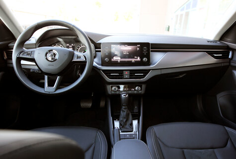 Skoda Scala - viistoperän ja farmarin risteytys pienempään perheautolu