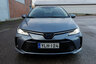 Toyota Corolla Sedan Hybrid - perusautoilua pihistellen