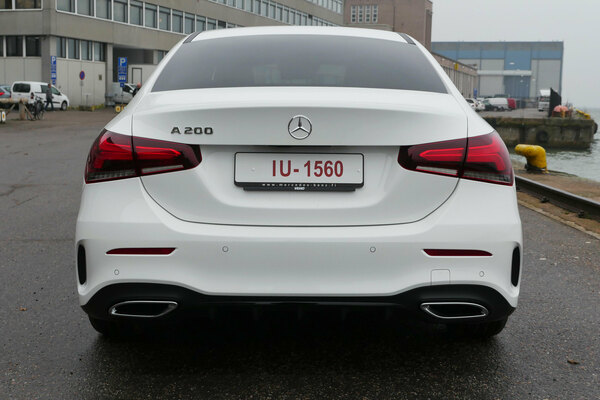 Mercedes-Benz A 200 Sedan - pieni ja sporttinen porrasperä