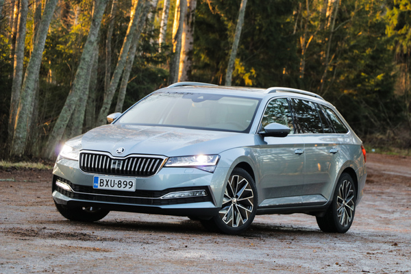 Skoda Superb – Herraskaista kyytiä kohtuuhinnalla