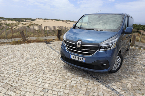 Renault esitteli uudistuneet hyötyautonsa - Traficin ja Masterin