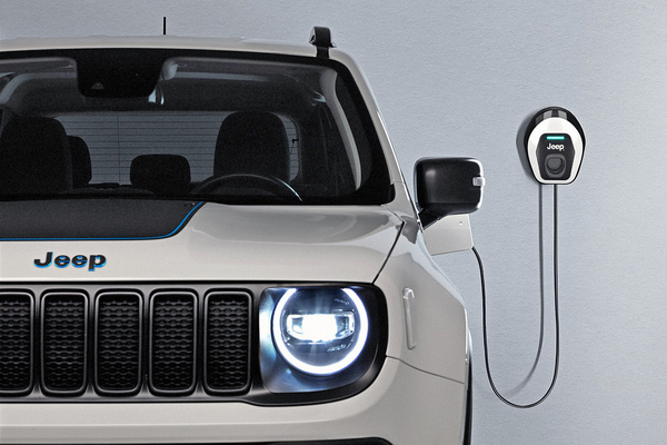 Jeepin uudet ladattavat hybridit: Renegade ja Compass 4xe